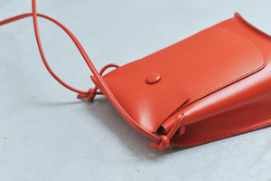 BENT POUCH