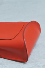 画像をギャラリービューアに読み込む, BENT POUCH
