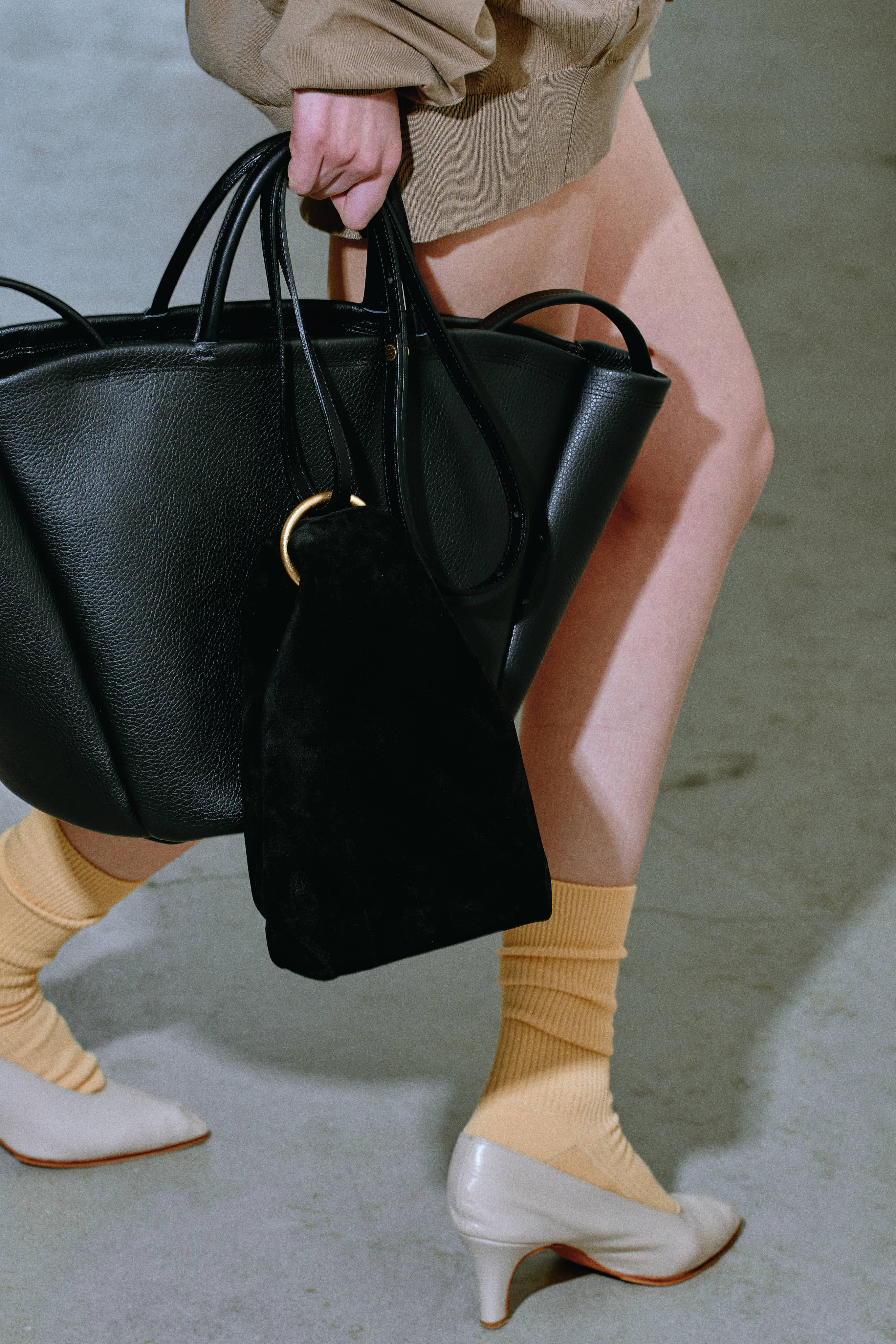 SUEDE RING MUFF