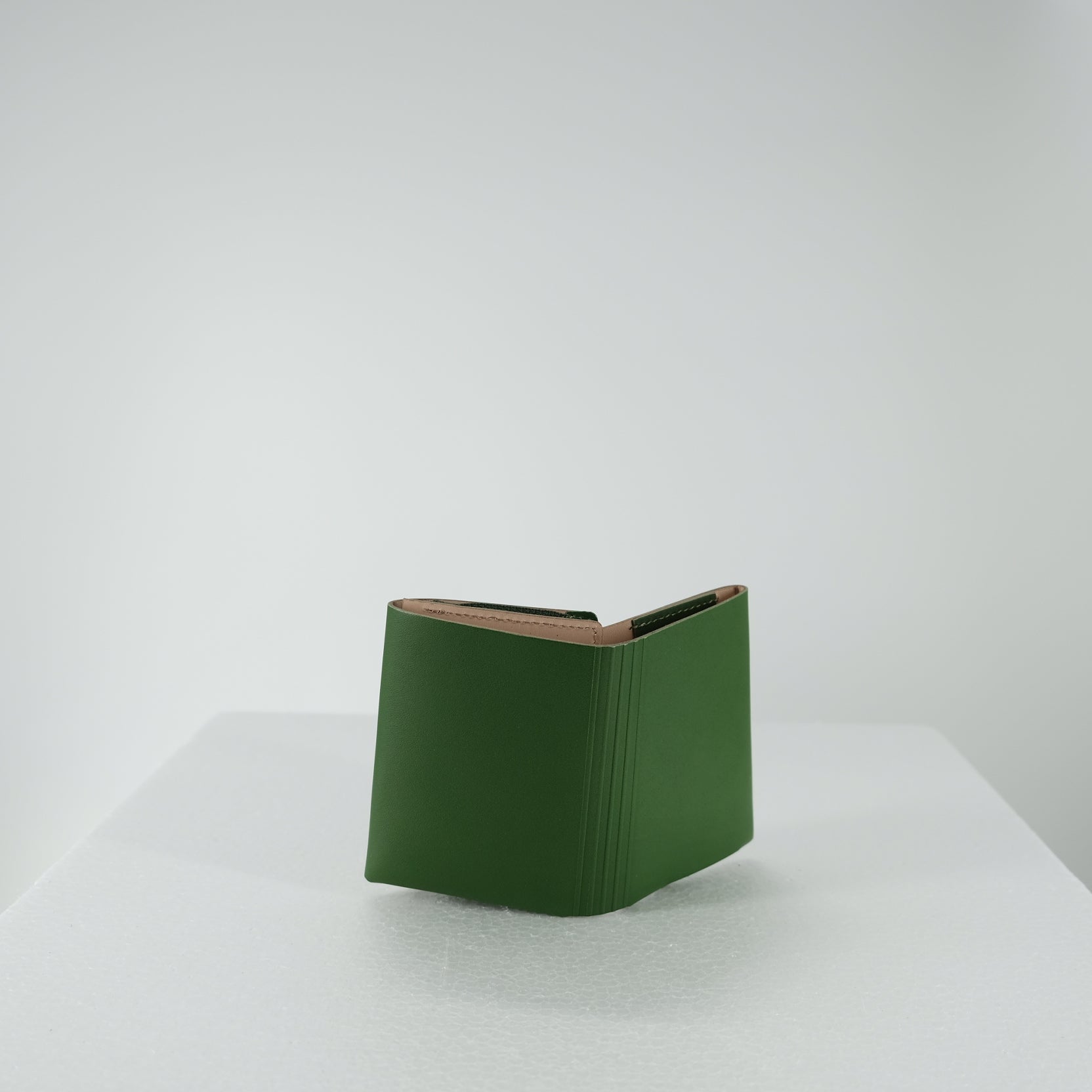 COMPACT WALLET