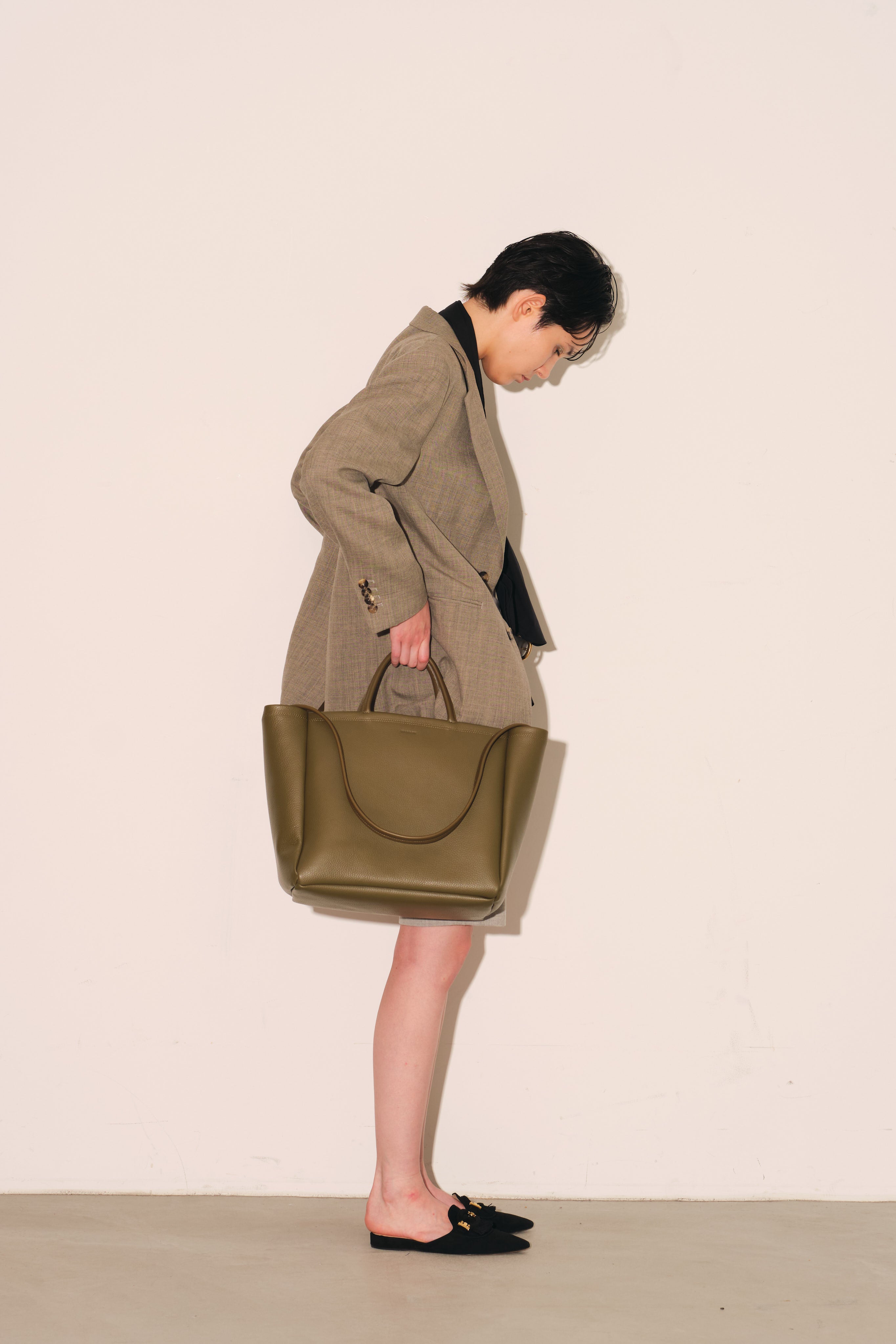 HANDLE TOTE MEDIUM(2026年2月上旬販売開始)