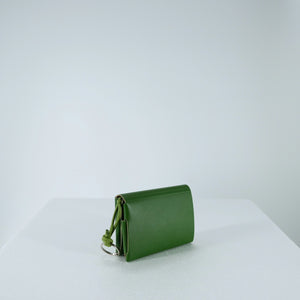 COMPACT WALLET