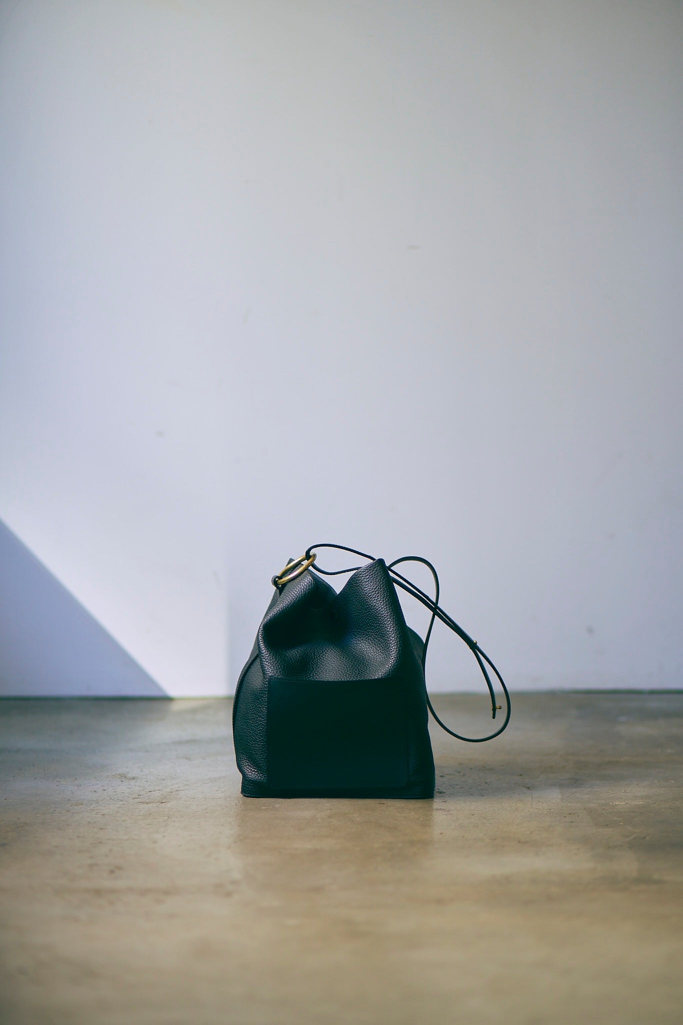 ONE SHOULDER/BLACK